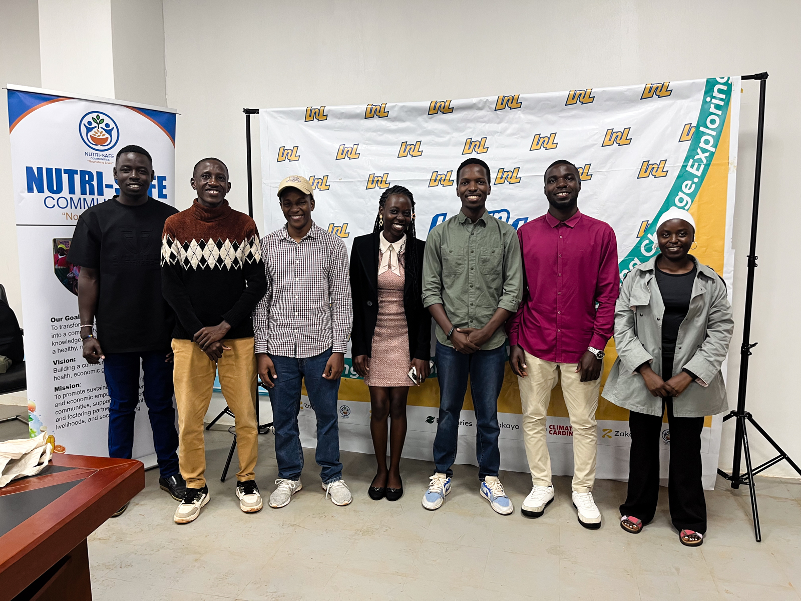 Students sharing a meal donation